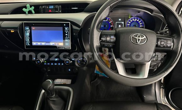 Comprar Novo Toyota Hilux Prata Carro em Maputo em Maputo Comprar Novo Toyota Hilux Prata Carro em Maputo em Maputo