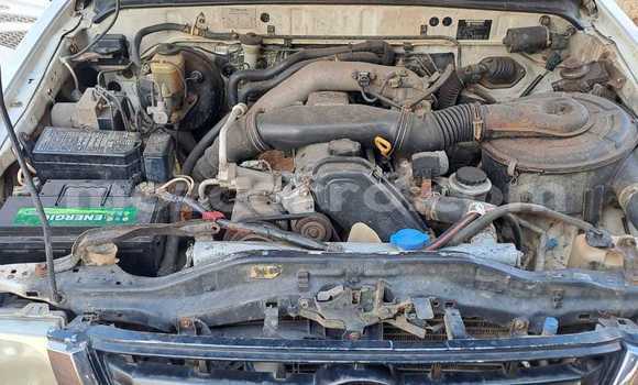 Nunua Ilio tumika Toyota Hilux Nyeupe Gari ndani ya Maputo nchini Maputo Nunua Ilio tumika Toyota Hilux Nyeupe Gari ndani ya Maputo nchini Maputo