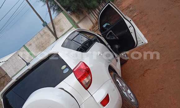 Nunua Ilio tumika Toyota RAV4 Nyeupe Gari ndani ya Maputo nchini Maputo Nunua Ilio tumika Toyota RAV4 Nyeupe Gari ndani ya Maputo nchini Maputo