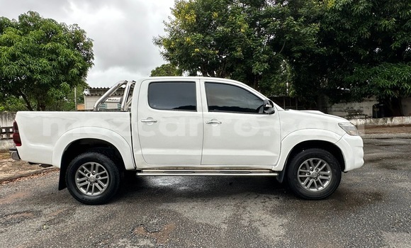 Comprar Usado Toyota Hilux Branco Carro em Maputo em Maputo Comprar Usado Toyota Hilux Branco Carro em Maputo em Maputo