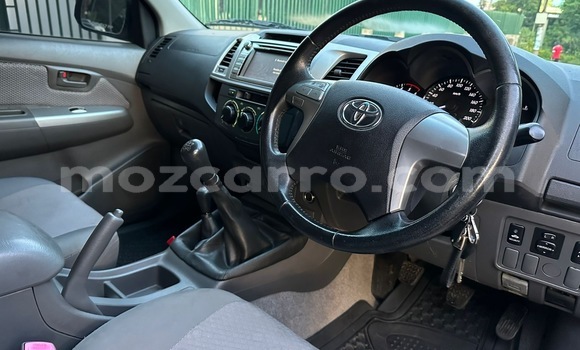 Comprar Usado Toyota Hilux Branco Carro em Maputo em Maputo Comprar Usado Toyota Hilux Branco Carro em Maputo em Maputo