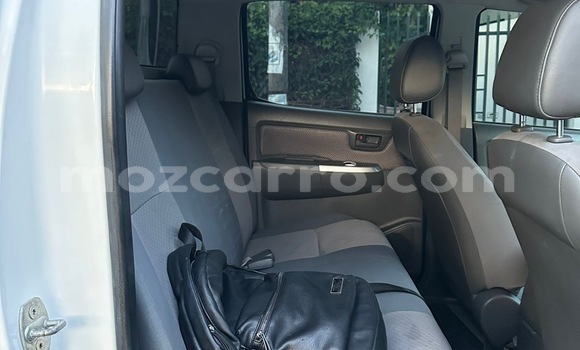 Comprar Usado Toyota Hilux Branco Carro em Maputo em Maputo Comprar Usado Toyota Hilux Branco Carro em Maputo em Maputo