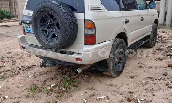 Nunua Ilio tumika Toyota Land Cruiser Prado Fedha Gari ndani ya Maputo nchini Maputo Nunua Ilio tumika Toyota Land Cruiser Prado Fedha Gari ndani ya Maputo nchini Maputo