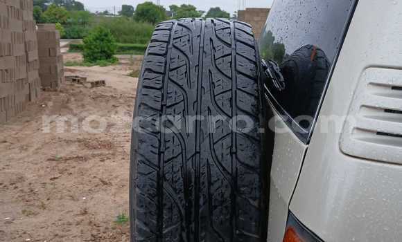 Nunua Ilio tumika Toyota Land Cruiser Prado Fedha Gari ndani ya Maputo nchini Maputo Nunua Ilio tumika Toyota Land Cruiser Prado Fedha Gari ndani ya Maputo nchini Maputo