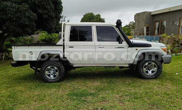 Tenga Tsaru Toyota Land Cruiser Chena Mota in Maputo in Maputo Tenga Tsaru Toyota Land Cruiser Chena Mota in Maputo in Maputo