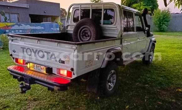 Tenga Tsaru Toyota Land Cruiser Chena Mota in Maputo in Maputo Tenga Tsaru Toyota Land Cruiser Chena Mota in Maputo in Maputo