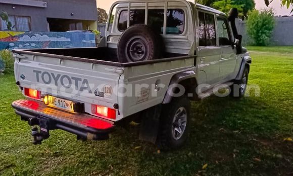 Tenga Tsaru Toyota Land Cruiser Chena Mota in Maputo in Maputo Tenga Tsaru Toyota Land Cruiser Chena Mota in Maputo in Maputo