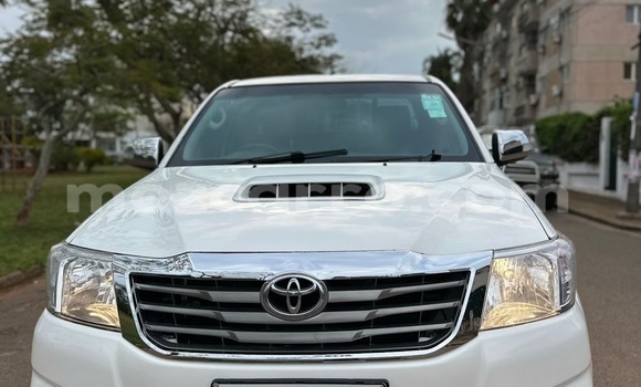 Nunua Ilio tumika Toyota Hilux Nyeupe Gari ndani ya Maputo nchini Maputo Nunua Ilio tumika Toyota Hilux Nyeupe Gari ndani ya Maputo nchini Maputo