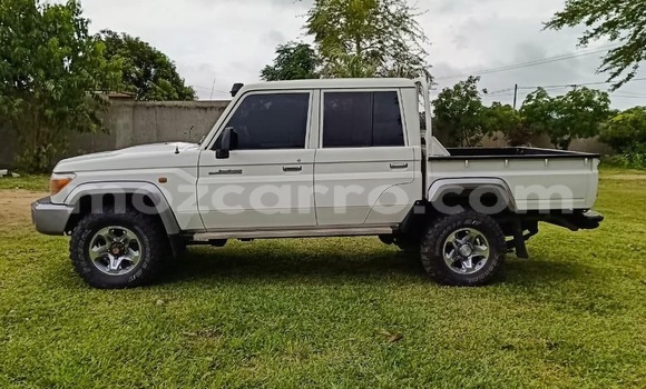 Comprar Usado Toyota Land Cruiser Branco Carro em Maputo em Maputo Comprar Usado Toyota Land Cruiser Branco Carro em Maputo em Maputo