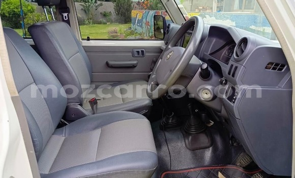 Comprar Usado Toyota Land Cruiser Branco Carro em Maputo em Maputo Comprar Usado Toyota Land Cruiser Branco Carro em Maputo em Maputo