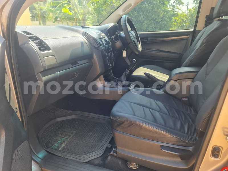 Big with watermark isuzu d max maputo maputo 34500