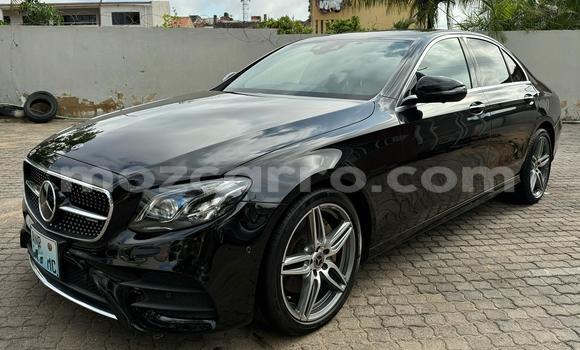 Nunua Mpya Mercedes-Benz C-Classe Nyeusi Gari ndani ya Maputo nchini Maputo