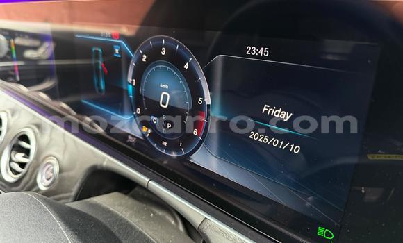 Comprar Novo Mercedes-Benz C-Classe Preto Carro em Maputo em Maputo Comprar Novo Mercedes-Benz C-Classe Preto Carro em Maputo em Maputo