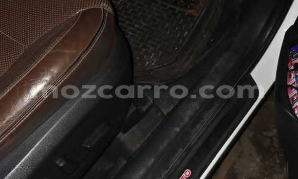 Nunua Ilio tumika Kia Sorento Nyeupe Gari ndani ya Maputo nchini Maputo Nunua Ilio tumika Kia Sorento Nyeupe Gari ndani ya Maputo nchini Maputo