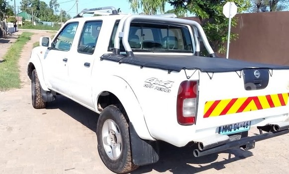 Nunua Ilio tumika Nissan Hardbody Nyeupe Gari ndani ya Maputo nchini Maputo Nunua Ilio tumika Nissan Hardbody Nyeupe Gari ndani ya Maputo nchini Maputo