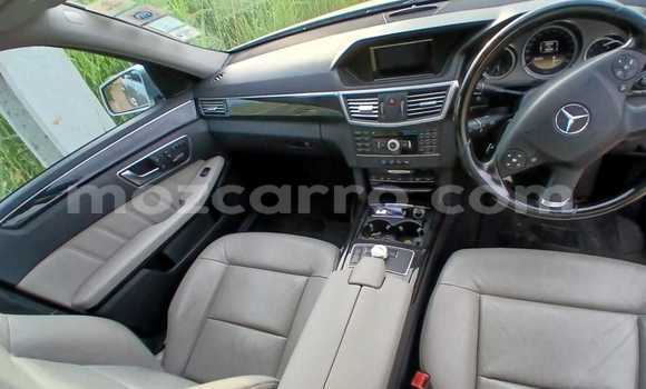 Comprar Usado Mercedes-Benz E-Classe Prata Carro em Maputo em Maputo Comprar Usado Mercedes-Benz E-Classe Prata Carro em Maputo em Maputo