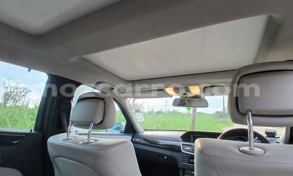 Comprar Usado Mercedes-Benz E-Classe Prata Carro em Maputo em Maputo Comprar Usado Mercedes-Benz E-Classe Prata Carro em Maputo em Maputo