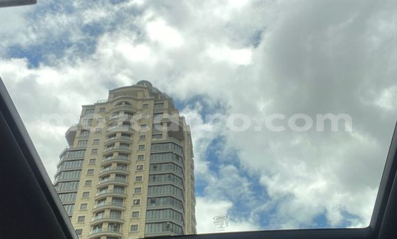 Comprar Usado Land Rover Defender Branco Carro em Maputo em Maputo Comprar Usado Land Rover Defender Branco Carro em Maputo em Maputo