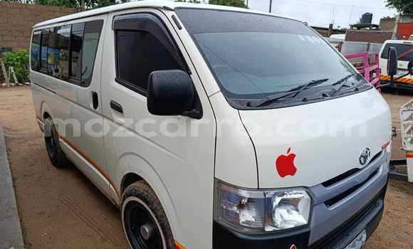 Nunua Ilio tumika Toyota Hiace Nyeupe Gari ndani ya Maputo nchini Maputo