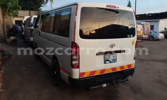 Nunua Ilio tumika Toyota Hiace Nyeupe Gari ndani ya Maputo nchini Maputo Nunua Ilio tumika Toyota Hiace Nyeupe Gari ndani ya Maputo nchini Maputo