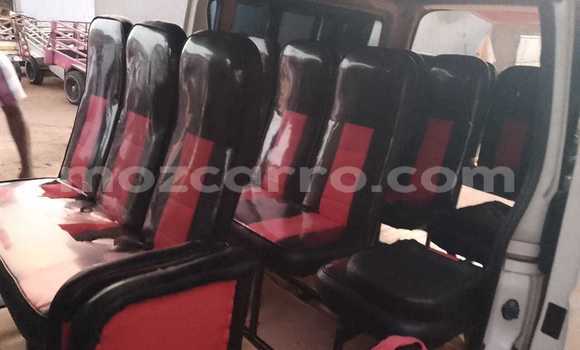 Nunua Ilio tumika Toyota Hiace Nyeupe Gari ndani ya Maputo nchini Maputo Nunua Ilio tumika Toyota Hiace Nyeupe Gari ndani ya Maputo nchini Maputo