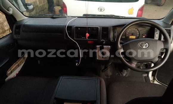 Nunua Ilio tumika Toyota Hiace Nyeupe Gari ndani ya Maputo nchini Maputo Nunua Ilio tumika Toyota Hiace Nyeupe Gari ndani ya Maputo nchini Maputo