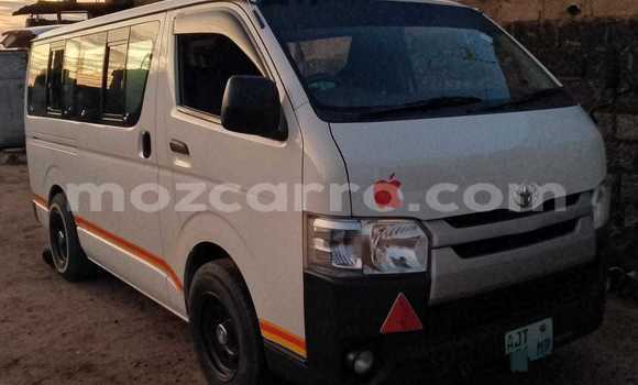 Nunua Ilio tumika Toyota Hiace Nyeupe Gari ndani ya Maputo nchini Maputo Nunua Ilio tumika Toyota Hiace Nyeupe Gari ndani ya Maputo nchini Maputo