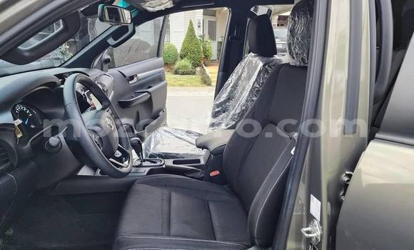 Comprar Usado Toyota Ade Preto Caminhão em Maputo em Maputo Comprar Usado Toyota Ade Preto Caminhão em Maputo em Maputo