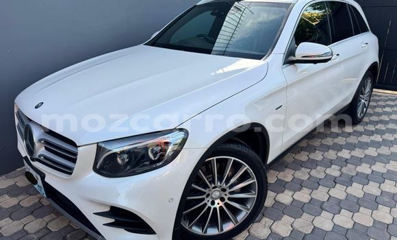 Comprar Novo Mercedes-Benz GLC 250D Branco Carro em Maputo em Maputo Comprar Novo Mercedes-Benz GLC 250D Branco Carro em Maputo em Maputo