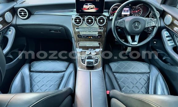 Comprar Novo Mercedes-Benz GLC 250D Branco Carro em Maputo em Maputo Comprar Novo Mercedes-Benz GLC 250D Branco Carro em Maputo em Maputo