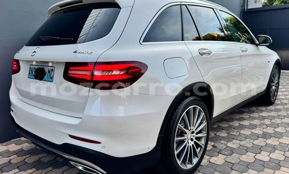 Comprar Novo Mercedes-Benz GLC 250D Branco Carro em Maputo em Maputo Comprar Novo Mercedes-Benz GLC 250D Branco Carro em Maputo em Maputo