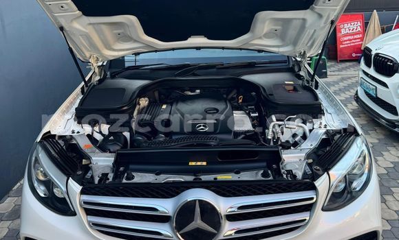 Comprar Novo Mercedes-Benz GLC 250D Branco Carro em Maputo em Maputo Comprar Novo Mercedes-Benz GLC 250D Branco Carro em Maputo em Maputo