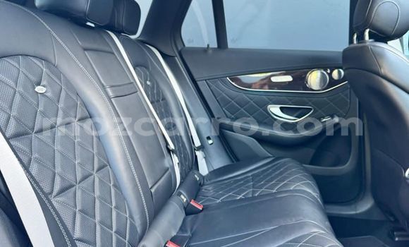 Comprar Novo Mercedes-Benz GLC 250D Branco Carro em Maputo em Maputo Comprar Novo Mercedes-Benz GLC 250D Branco Carro em Maputo em Maputo