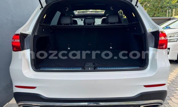 Comprar Novo Mercedes-Benz GLC 250D Branco Carro em Maputo em Maputo Comprar Novo Mercedes-Benz GLC 250D Branco Carro em Maputo em Maputo
