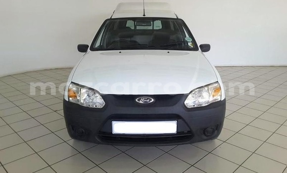 Comprar Usado Ford B-MAX Branco Carro em Gilé em Zambezia Comprar Usado Ford B-MAX Branco Carro em Gilé em Zambezia