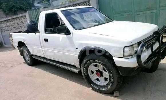 Tenga Tsaru Isuzu KB Chena Mota in Maputo in Maputo Tenga Tsaru Isuzu KB Chena Mota in Maputo in Maputo