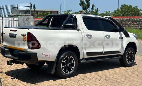 Tenga Itsva Toyota Hilux Chena Mota in Maputo in Maputo Tenga Itsva Toyota Hilux Chena Mota in Maputo in Maputo