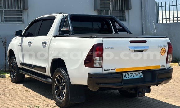 Nunua Ilio tumika Toyota Hiluxe Revo Nyeupe Gari ndani ya Maputo nchini Maputo Nunua Ilio tumika Toyota Hiluxe Revo Nyeupe Gari ndani ya Maputo nchini Maputo
