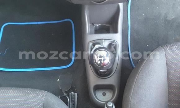 Comprar Usado Ford B-MAX Branco Carro em Gilé em Zambezia Comprar Usado Ford B-MAX Branco Carro em Gilé em Zambezia