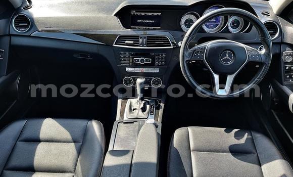 Comprar Usado Mercedes-Benz C-Classe Branco Carro em Maputo em Maputo Comprar Usado Mercedes-Benz C-Classe Branco Carro em Maputo em Maputo