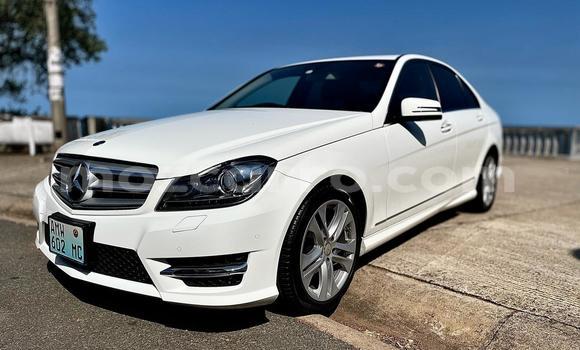 Comprar Usado Mercedes-Benz C-Classe Branco Carro em Maputo em Maputo Comprar Usado Mercedes-Benz C-Classe Branco Carro em Maputo em Maputo