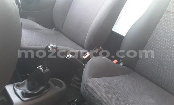 Comprar Usado Ford B-MAX Branco Carro em Gilé em Zambezia Comprar Usado Ford B-MAX Branco Carro em Gilé em Zambezia