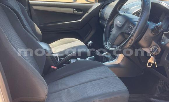 Comprar Usado Isuzu D-MAX De outros Carro em Maputo em Maputo Comprar Usado Isuzu D-MAX De outros Carro em Maputo em Maputo