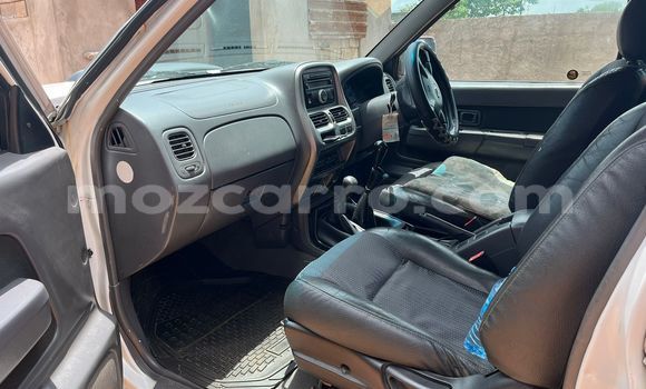 Nunua Ilio tumika Nissan Hardbody Nyeupe Gari ndani ya Maputo nchini Maputo Nunua Ilio tumika Nissan Hardbody Nyeupe Gari ndani ya Maputo nchini Maputo