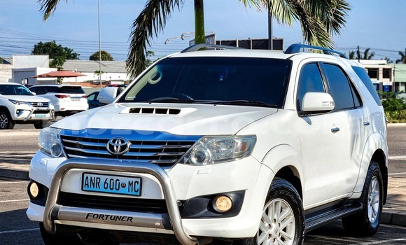 Tenga Tsaru Toyota Fortuner Chena Mota in Chemba in Sofala