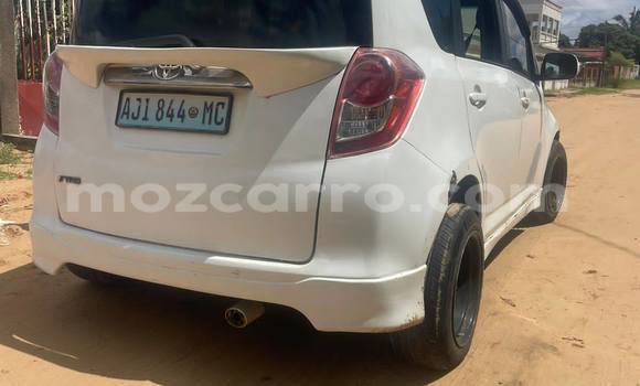 Tenga Tsaru Toyota Ractis Chena Mota in Catandica in Manica Tenga Tsaru Toyota Ractis Chena Mota in Catandica in Manica