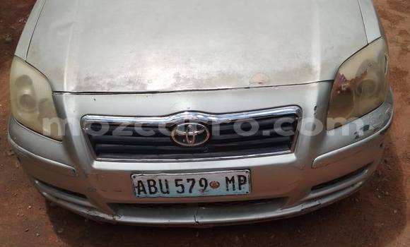 Comprar Usado Toyota Avensis De outros Carro em Catandica em Manica