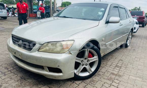 Tenga Tsaru Toyota Altezza Zvimwe Mota in Búzi in Sofala Tenga Tsaru Toyota Altezza Zvimwe Mota in Búzi in Sofala