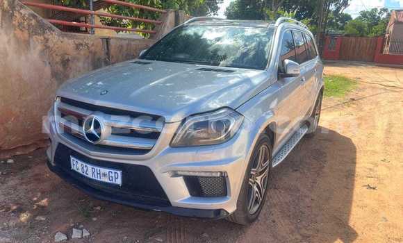 Tenga Tsaru Mercedes‒Benz X-klasse Concept Zvimwe Mota in Búzi in Sofala Tenga Tsaru Mercedes‒Benz X-klasse Concept Zvimwe Mota in Búzi in Sofala