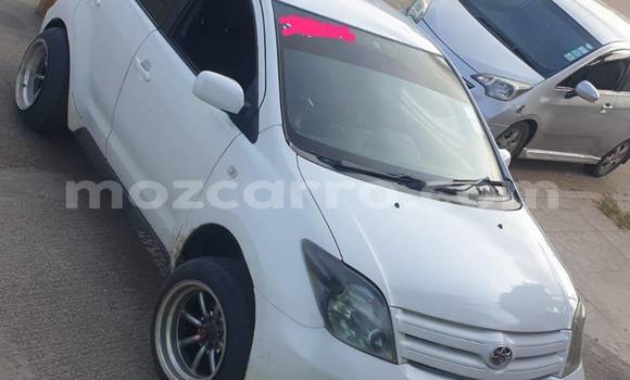 Comprar Usado Toyota IST Branco Carro em Balama em Cabo Delgado